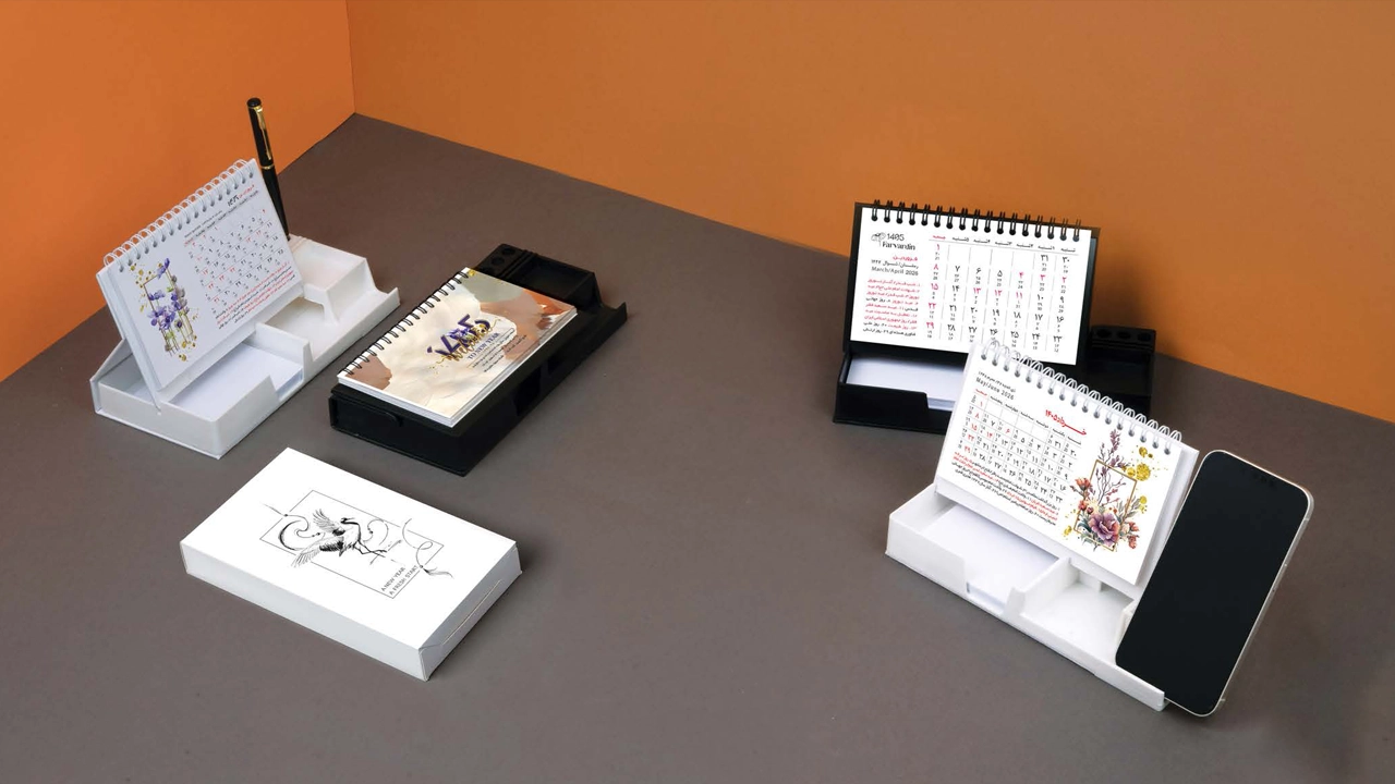 تقویم رومیزی پایه پلاستیک 1405 نگین